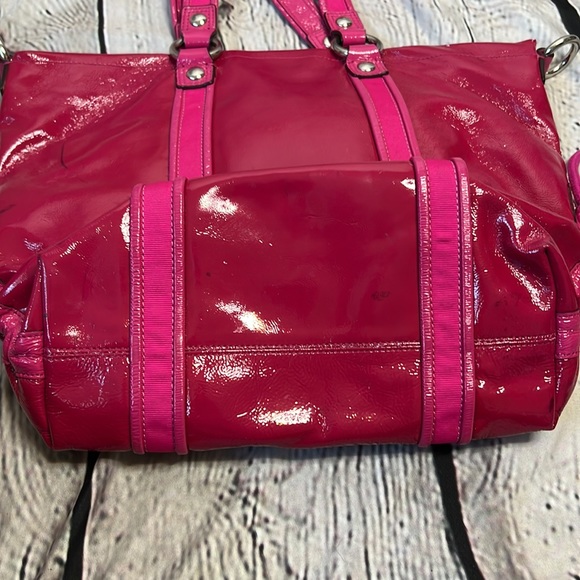 coach poppy daisy liquid glam gloss berry patent leather spotlight shoulder bag - Picture 10 of 13